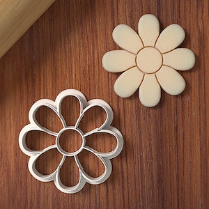 Chamomile flower cookie cutter and fondant embossing stamp, white flower outline