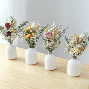 dried bouquet with Ceramic vase_dried flowers bouquet_ dry flowers arrangement_desktop ornament_home decoration_wedding decoration