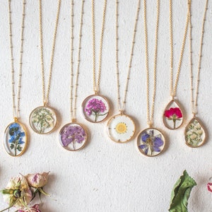 B-Listing: Minor Defects | Pressed Flower Necklace | Dried Flower Jewelry | Real Flower Necklace | Daisy Necklace