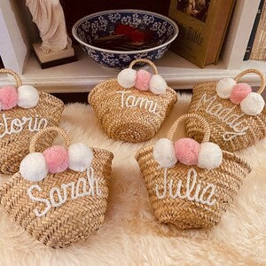 straw baskets personalized WEDDING GUEST ,flower girl bags,customized straw bags,custom beach bag,straw tote,embroidered bags