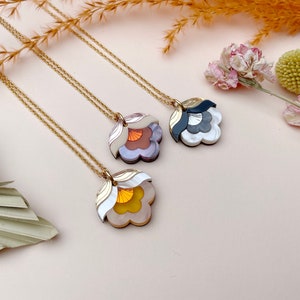 Retro flower mini pendant necklace with three laser-cut floral acrylic charms