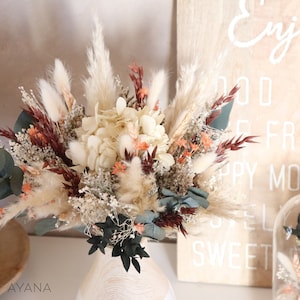 Terracotta dried flower bouquet with ivory pampas and preserved blooms