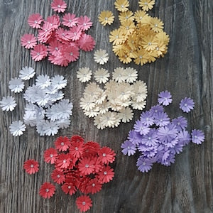 30 Handmade small flowers 6 colours. Ideal for any craft project