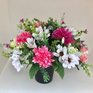 Garden Window sill Cemetery Grave Memorial Artificial Flower Pot Chrysanthemum Wild Daisies   infill Weighted Pot and flowers glued in Draft