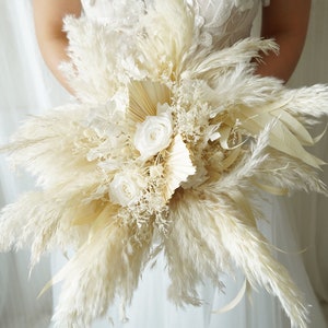 Preserved White roses & palm spear Pampas Grass wedding bouquet Dried Bridal bouquet/Dry Flower Wedding,RusticBoho Brides,Bridesmaid bouquet