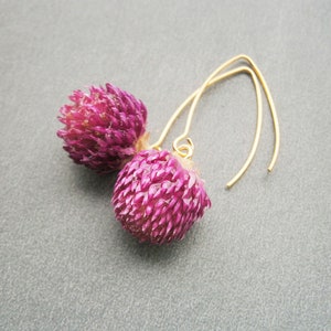 Gold-plated resin clover flower drop earrings with pink blossoms