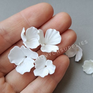 Polymer clay flower beads, 3-petal blossoms, white, set of 10