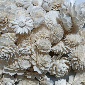 Balsa wood flower assortment with white faux blooms, 4–8 cm size range