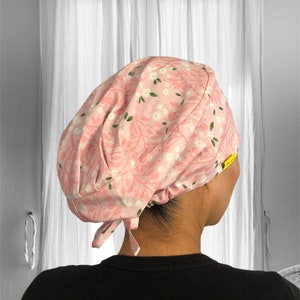 Blush Pink Floral Scrub caps for women. Surgical caps for surgeon. Great as new grad nurse gifts. Daisy summer nurse cap.