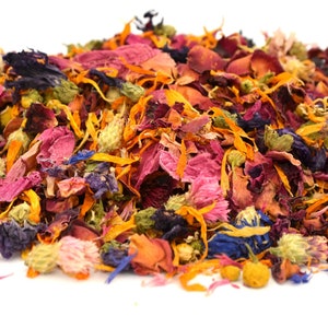 Biodegradable petal confetti mix with multicolor dried flower pieces for weddings
