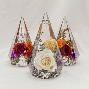 Resin cone ring holder with dried flowers and rose, set of three