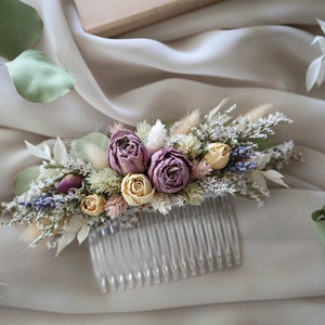 Lavender rose and dried-flower hair comb with white prongs