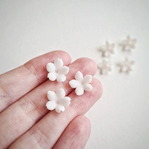 x10 Soft white handmade clay Flower beads 1cm - 1.5cm | Bridal | Wedding | Craft beads| Floral | polymer clay | wedding Beads