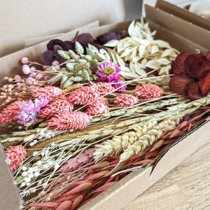 Dried flower DIY mix in flower box with pink, white, beige and burgundy blooms