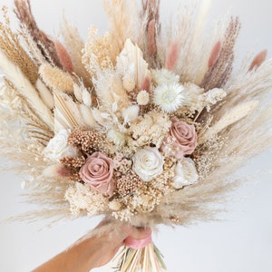 Dusty Pink Everlasting Wedding Bouquet / Preserved Rose Flower Bouquet / Beige Pink Dried Bridal Arrangement / Boho Pampas Grass Bouquet