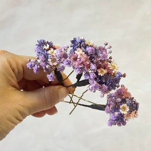 Dried flower hairpins with pale violet and pink blooms on flexible wire stems
