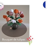 Crochet tulip bouquet with flowers in a glass vase, craft pattern PDF in French