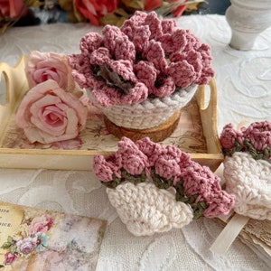 Crochet flower pot coaster set, pink and cream flower-shaped crocheted coasters
