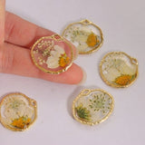 5Pcs Gold Irregular Round Pressed Flower Charm Pendant, Dried Cute Daisy Flower Resin Charm for Necklace Earrings Findings Jewelry Making