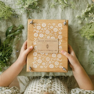Heirloom Wooden Flower Press - Delicate Daisy - Large Botanical Press - Herbarium