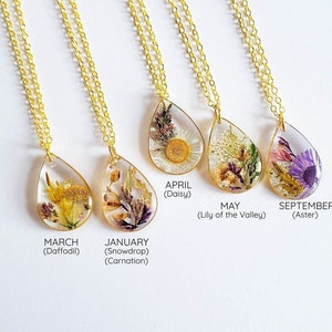 Birth month flower necklace, unique gift for her Birthday, pressed flower necklace, dried flower resin jewelry, botanical jewelry, nature