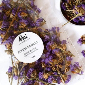 Dried whole forget-me-not flowers, purple blooms with gold stems