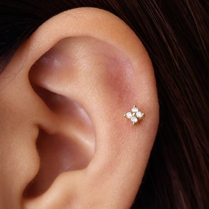 Sterling silver tiny flower flat-back labret earring for cartilage, conch