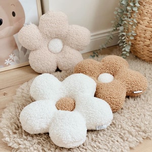 Daisy pillow, Flower pillow, cushion, home decor, throw pillow,  teddy pillow, nursery decor, kids room