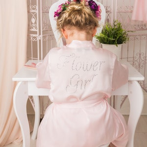 Girls satin dressing gown, light pink/white, short sleeves with embroidered back