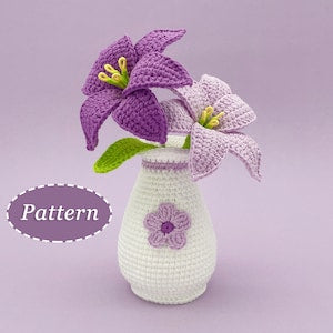Crochet lily bouquet pattern with vase, purple and white flowers