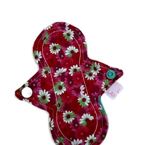 6Ó Liner Cloth Pad | Reusable Cloth Pads | Period Pad | Red Flowers Cotton
