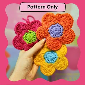 Crochet flower pouch pattern, mini coin purse with multicolor crocheted blossoms