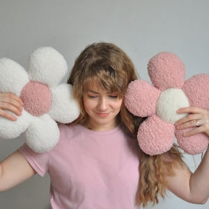 Plush Daisy Cushion | Flower Decor | Spring Nursery Decor | 7 Color | Soft Spring Bucle Throw Pillows | Teddy Pillow | Cute Baby Pillow |