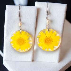 Handmade Yellow Daisy Earrings with pearls .Transparent, Dangle Earrings, gift for her, fast delivery and gift wrapping service available