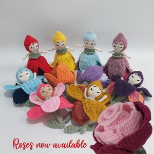 Fold-up topsy turvy flower dolls, multicolor crocheted figures with flower shapes