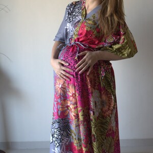 Gray Flowers on Shrubs Buttoned Hospital Gown Delivery Kaftan Perfect as labor delivery nursing gown to be moms Baby shower photo prop