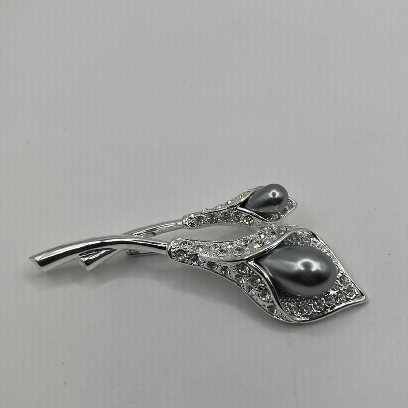 Vtg RN 62079 Designer Gray Simulated Pearl Pave Rhinestone Calla Lily Pin #6 Lily