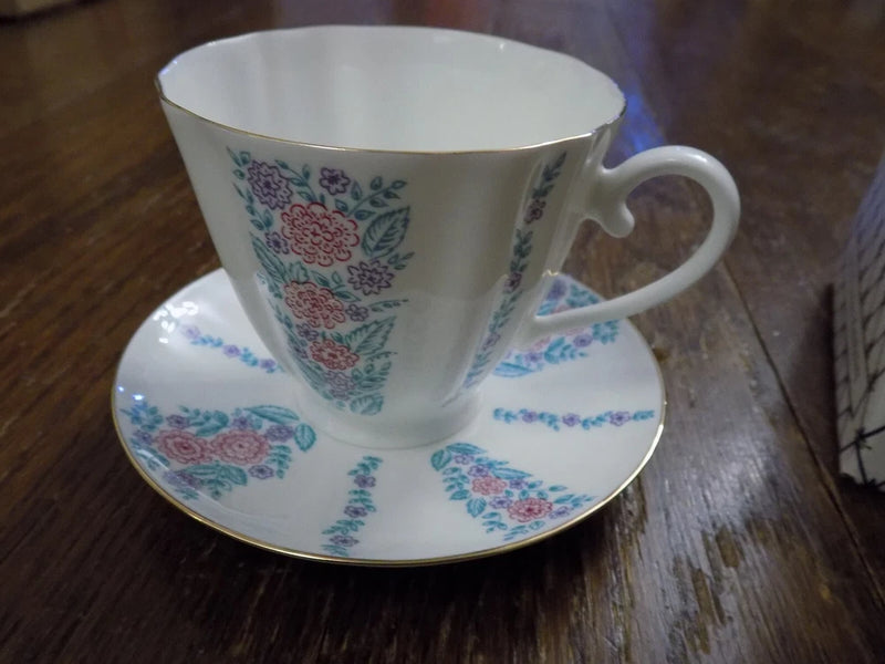 lomonosov Imperial porcelain St Petersburg Carnation Daisy Stripe tea cup Saucer Carnation