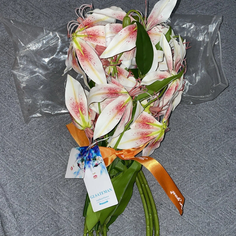 NWT Artificial Lilies Lily