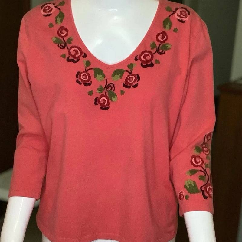 JONES WEAR JEANS WomenÕs 3/4 Sleeve Embroidered Floral Carnation Top M Carnation