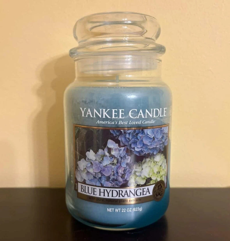 Yankee Candle Blue Hydrangea 22 oz. Housewarmer Jar Candle Hydrangea