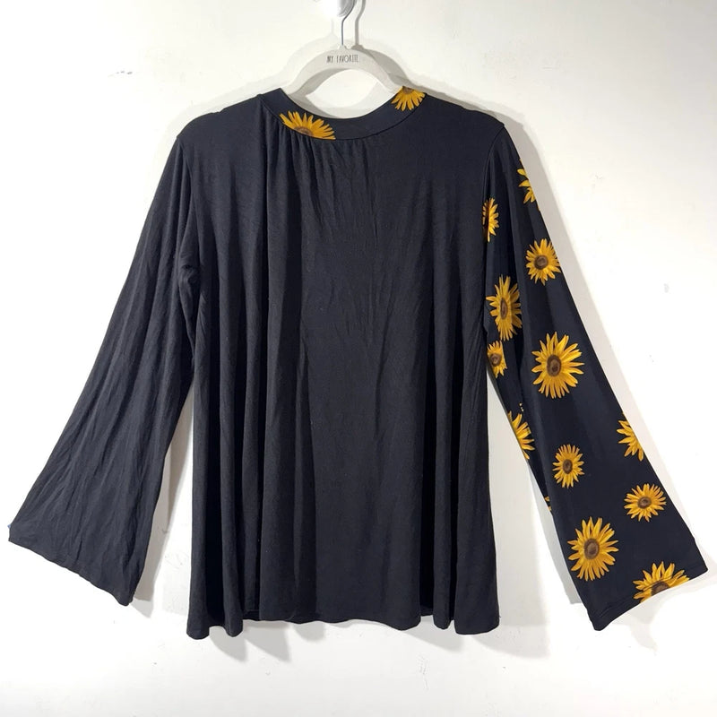 D'Enjoy Sunflower Print Top Size Medium Boho Flare Sleeve Rayon Knit Tie Back Sunflower