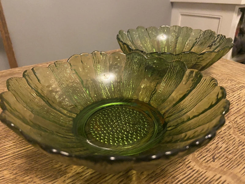 VTG Indiana Glass Textured Avocado Green Glass Sunflower 6.5 Ó Sm Bowls (2) Sunflower