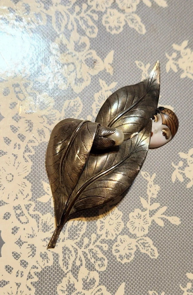 VTG Antique Silvertone Calla Lily Faux Pearl Large Brooch Lily
