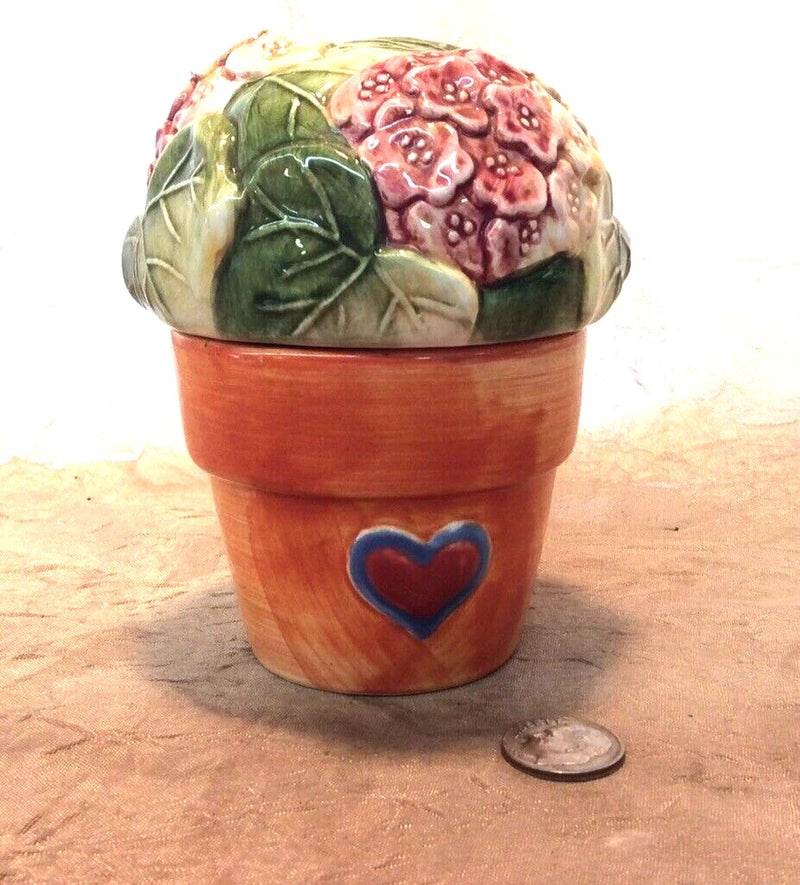 Susan Winget Hydrangea Flower In Heart Pot Salt & Pepper Nester Shakers Hydrangea