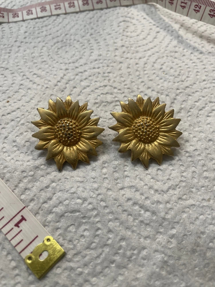 Vintage Gold Tone Pierced Earrings Stud Sunflower Flowers Sunflower