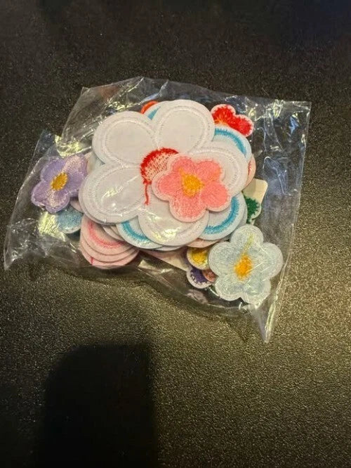 Pastel flower iron-on and sew-on patches set, in clear plastic bag