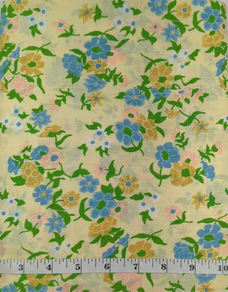 Vintage Unbranded Multi-Florals On Pale Yellow BTY Cotton Blend Sew Quilt Fabric Flowering Plants