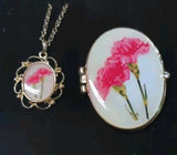 Flower of the Month Set Carnation 21" Necklace & Trinket Box Gold Tone New Carnation