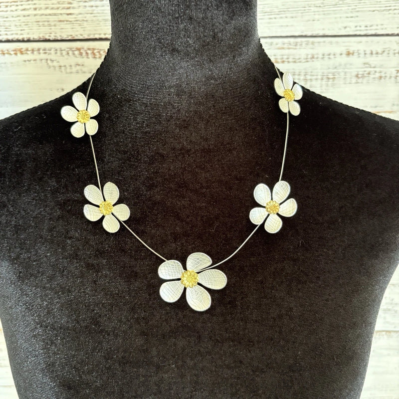 Daisy Flower Necklace Dainty Silver Tone Yellow Illusion Chain Garden Unbranded Daisies